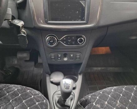 Сірий Рено Сандеро, об'ємом двигуна 0.9 л та пробігом 17 тис. км за 11500 $, фото 10 на Automoto.ua