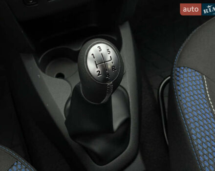 Сірий Рено Сандеро, об'ємом двигуна 0.9 л та пробігом 12 тис. км за 11300 $, фото 12 на Automoto.ua