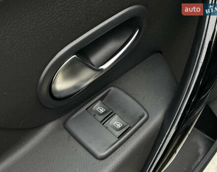 Сірий Рено Сандеро, об'ємом двигуна 0.9 л та пробігом 12 тис. км за 11300 $, фото 20 на Automoto.ua