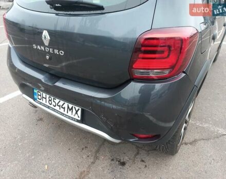 Серый Рено Сандеро, объемом двигателя 0.9 л и пробегом 12 тыс. км за 10400 $, фото 6 на Automoto.ua