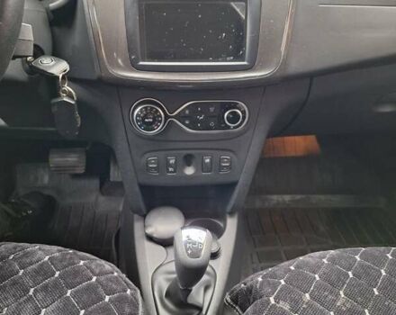 Сірий Рено Сандеро, об'ємом двигуна 0.9 л та пробігом 17 тис. км за 11500 $, фото 9 на Automoto.ua