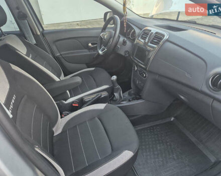 Серый Рено Сандеро, объемом двигателя 1.5 л и пробегом 40 тыс. км за 12800 $, фото 17 на Automoto.ua