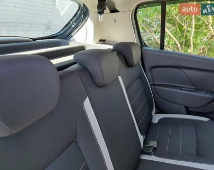 Серый Рено Сандеро, объемом двигателя 0.9 л и пробегом 11 тыс. км за 13800 $, фото 15 на Automoto.ua