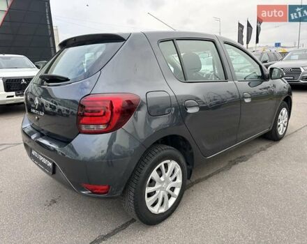 Серый Рено Сандеро, объемом двигателя 1 л и пробегом 43 тыс. км за 8900 $, фото 7 на Automoto.ua