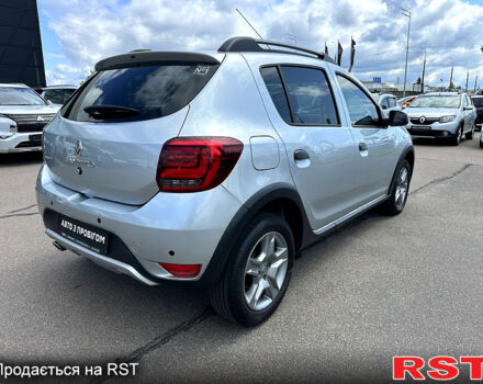 Серый Рено Сандеро, объемом двигателя 0.9 л и пробегом 77 тыс. км за 11300 $, фото 6 на Automoto.ua