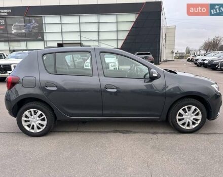 Серый Рено Сандеро, объемом двигателя 1 л и пробегом 43 тыс. км за 8900 $, фото 8 на Automoto.ua