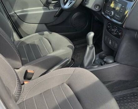 Сірий Рено Сандеро, об'ємом двигуна 1 л та пробігом 36 тис. км за 9999 $, фото 5 на Automoto.ua