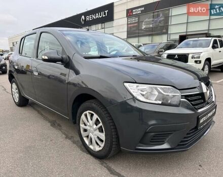 Серый Рено Сандеро, объемом двигателя 1 л и пробегом 43 тыс. км за 8900 $, фото 1 на Automoto.ua