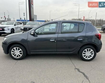 Серый Рено Сандеро, объемом двигателя 1 л и пробегом 43 тыс. км за 8900 $, фото 4 на Automoto.ua