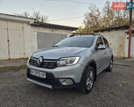 Серый Рено Сандеро, объемом двигателя 1.5 л и пробегом 40 тыс. км за 12800 $, фото 4 на Automoto.ua