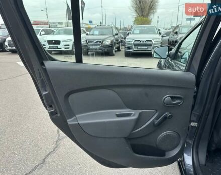 Серый Рено Сандеро, объемом двигателя 1 л и пробегом 43 тыс. км за 8900 $, фото 29 на Automoto.ua