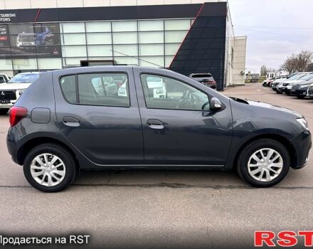 Серый Рено Сандеро, объемом двигателя 1 л и пробегом 43 тыс. км за 8900 $, фото 7 на Automoto.ua