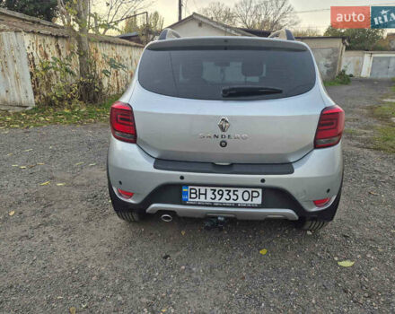 Серый Рено Сандеро, объемом двигателя 1.5 л и пробегом 40 тыс. км за 12800 $, фото 7 на Automoto.ua