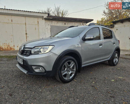 Серый Рено Сандеро, объемом двигателя 1.5 л и пробегом 40 тыс. км за 12800 $, фото 3 на Automoto.ua