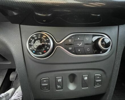 Серый Рено Сандеро, объемом двигателя 1.5 л и пробегом 233 тыс. км за 11000 $, фото 12 на Automoto.ua