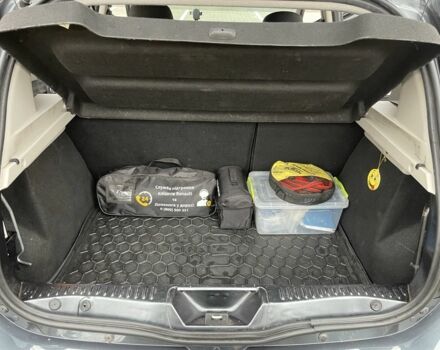 Серый Рено Сандеро, объемом двигателя 1.5 л и пробегом 233 тыс. км за 11000 $, фото 16 на Automoto.ua