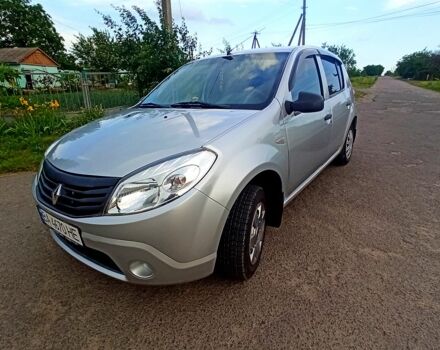 Серый Рено Сандеро, объемом двигателя 1.4 л и пробегом 232 тыс. км за 4200 $, фото 1 на Automoto.ua