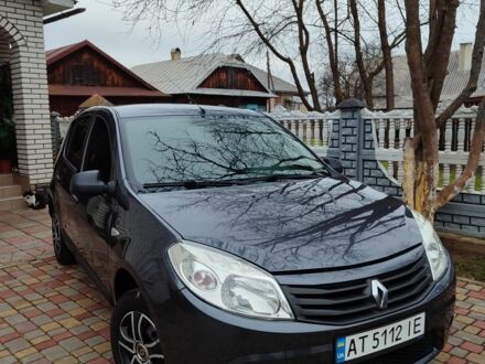 Серый Рено Сандеро, объемом двигателя 1.4 л и пробегом 120 тыс. км за 4100 $, фото 1 на Automoto.ua