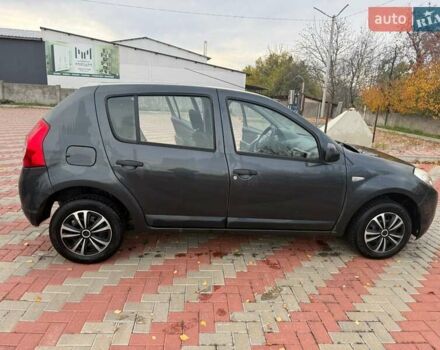 Рено Сандеро 2010 в Белой Церкве на Automoto.ua Серый Рено Сандеро, объемом двигателя 1.39 л и пробегом 238 тыс. км за 4400 $, фото 1 на Automoto.ua