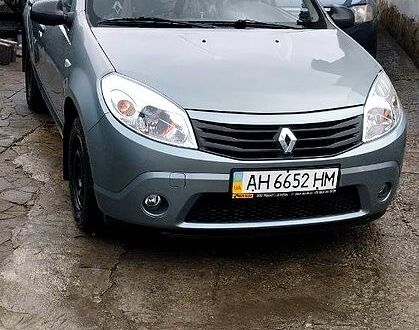 Серый Рено Сандеро, объемом двигателя 1.4 л и пробегом 70 тыс. км за 6800 $, фото 1 на Automoto.ua