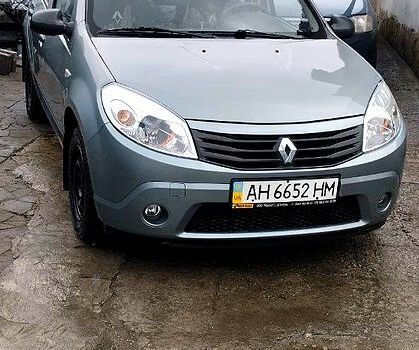 Серый Рено Сандеро, объемом двигателя 1.4 л и пробегом 70 тыс. км за 6800 $, фото 1 на Automoto.ua