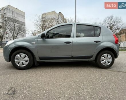 Серый Рено Сандеро, объемом двигателя 1.39 л и пробегом 203 тыс. км за 4600 $, фото 1 на Automoto.ua