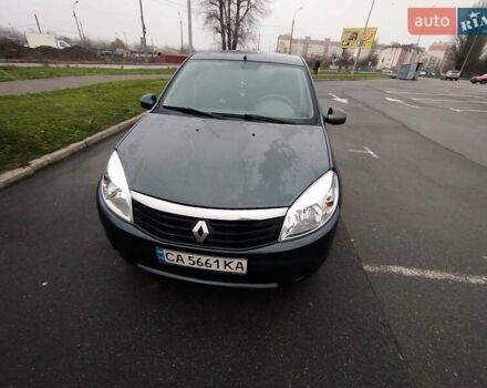 Серый Рено Сандеро, объемом двигателя 1.39 л и пробегом 318 тыс. км за 4300 $, фото 1 на Automoto.ua