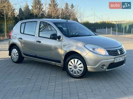 Серый Рено Сандеро, объемом двигателя 1.39 л и пробегом 201 тыс. км за 4790 $, фото 1 на Automoto.ua