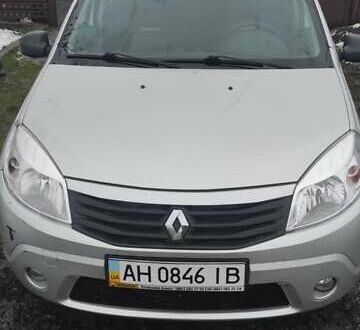 Серый Рено Сандеро, объемом двигателя 1.39 л и пробегом 32 тыс. км за 5400 $, фото 1 на Automoto.ua