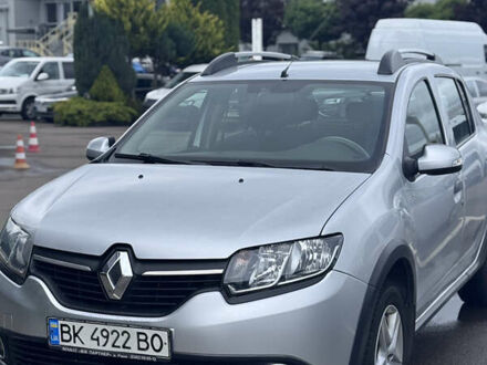 Рено Сандеро 2015 в Ровно на Automoto.ua Серый Рено Сандеро, объемом двигателя 1.46 л и пробегом 215 тыс. км за 7600 $, фото 1 на Automoto.ua