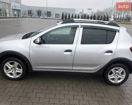 Серый Рено Сандеро, объемом двигателя 1.46 л и пробегом 242 тыс. км за 9000 $, фото 1 на Automoto.ua