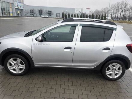 Серый Рено Сандеро, объемом двигателя 1.5 л и пробегом 2 тыс. км за 9000 $, фото 1 на Automoto.ua