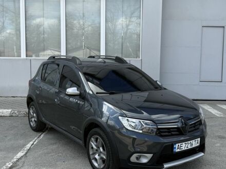 Серый Рено Сандеро, объемом двигателя 1.5 л и пробегом 192 тыс. км за 8500 $, фото 1 на Automoto.ua