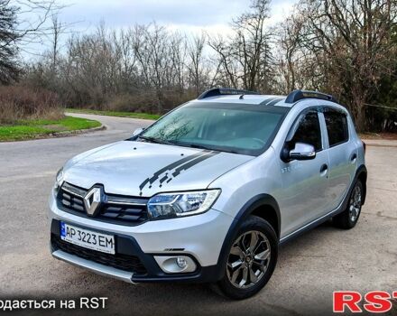 Серый Рено Сандеро, объемом двигателя 1.5 л и пробегом 114 тыс. км за 13000 $, фото 1 на Automoto.ua