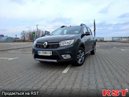 Серый Рено Сандеро, объемом двигателя 1.5 л и пробегом 130 тыс. км за 11750 $, фото 1 на Automoto.ua