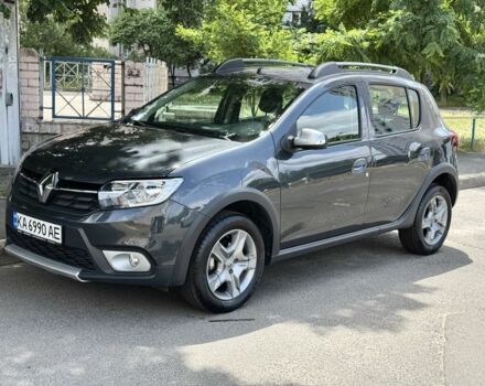 Серый Рено Сандеро, объемом двигателя 0 л и пробегом 7 тыс. км за 12900 $, фото 1 на Automoto.ua