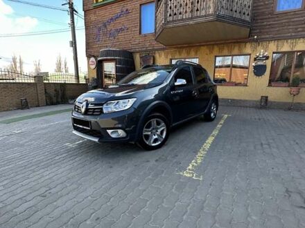 Рено Сандеро 2020 у Кривому Розі на Automoto.ua Сірий Рено Сандеро, об'ємом двигуна 0.9 л та пробігом 37 тис. км за 11800 $, фото 1 на Automoto.ua