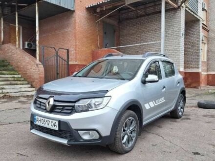 Серый Рено Сандеро, объемом двигателя 0.9 л и пробегом 17 тыс. км за 11500 $, фото 1 на Automoto.ua