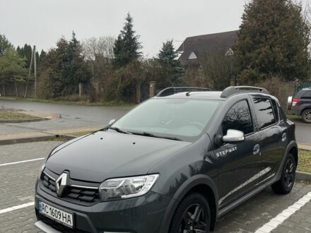 Серый Рено Сандеро, объемом двигателя 1.5 л и пробегом 233 тыс. км за 11000 $, фото 1 на Automoto.ua