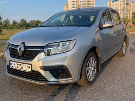 Рено Сандеро 2021 в Черкассах на Automoto.ua Серый Рено Сандеро, объемом двигателя 1 л и пробегом 8 тыс. км за 10000 $, фото 1 на Automoto.ua