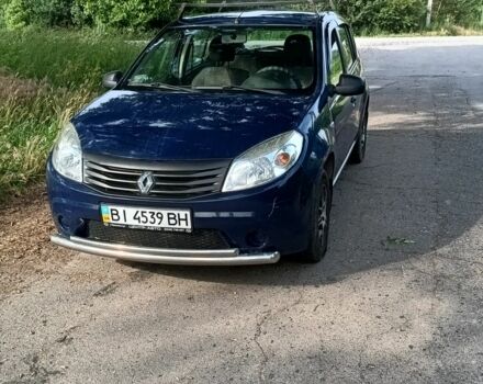 Синий Рено Сандеро, объемом двигателя 1.4 л и пробегом 280 тыс. км за 3400 $, фото 2 на Automoto.ua