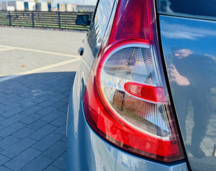 Рено Сандеро 2011 в Мукачеве на Automoto.ua Синий Рено Сандеро, объемом двигателя 1.4 л и пробегом 213 тыс. км за 4400 $, фото 11 на Automoto.ua