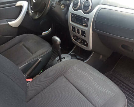 Синій Рено Сандеро, об'ємом двигуна 1.6 л та пробігом 175 тис. км за 7400 $, фото 6 на Automoto.ua