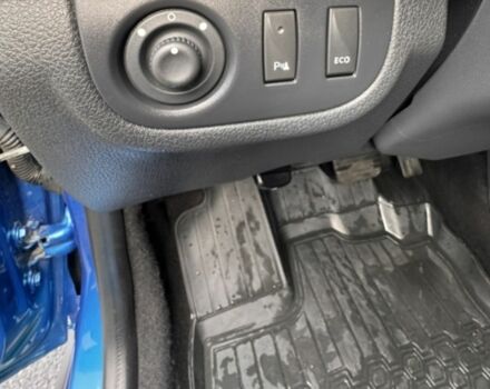 Синий Рено Сандеро, объемом двигателя 1 л и пробегом 75 тыс. км за 250 $, фото 4 на Automoto.ua