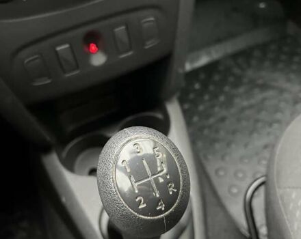 Рено Сандеро 2019 в Киеве на Automoto.ua Синий Рено Сандеро, объемом двигателя 1.46 л и пробегом 71 тыс. км за 9008 $, фото 20 на Automoto.ua