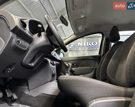 Синий Рено Сандеро, объемом двигателя 1.5 л и пробегом 33 тыс. км за 9700 $, фото 32 на Automoto.ua