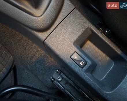 Синий Рено Сандеро, объемом двигателя 0.9 л и пробегом 17 тыс. км за 10300 $, фото 23 на Automoto.ua