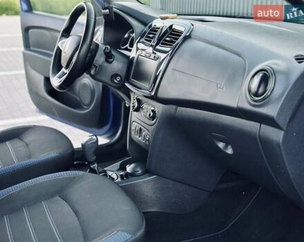 Синий Рено Сандеро, объемом двигателя 0.9 л и пробегом 59 тыс. км за 10450 $, фото 24 на Automoto.ua