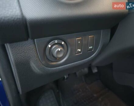 Синий Рено Сандеро, объемом двигателя 0.9 л и пробегом 17 тыс. км за 10300 $, фото 14 на Automoto.ua