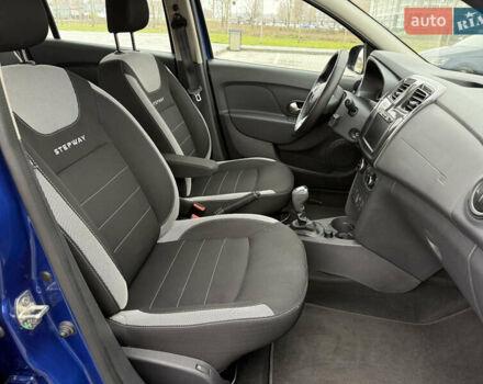 Синий Рено Сандеро, объемом двигателя 0.9 л и пробегом 17 тыс. км за 10350 $, фото 20 на Automoto.ua